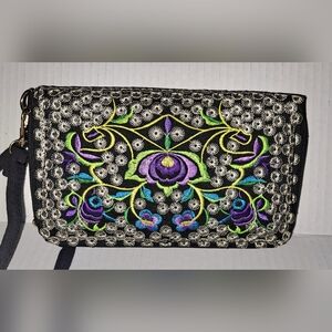 Over the shoulder Purse/wallet New, but no tags.